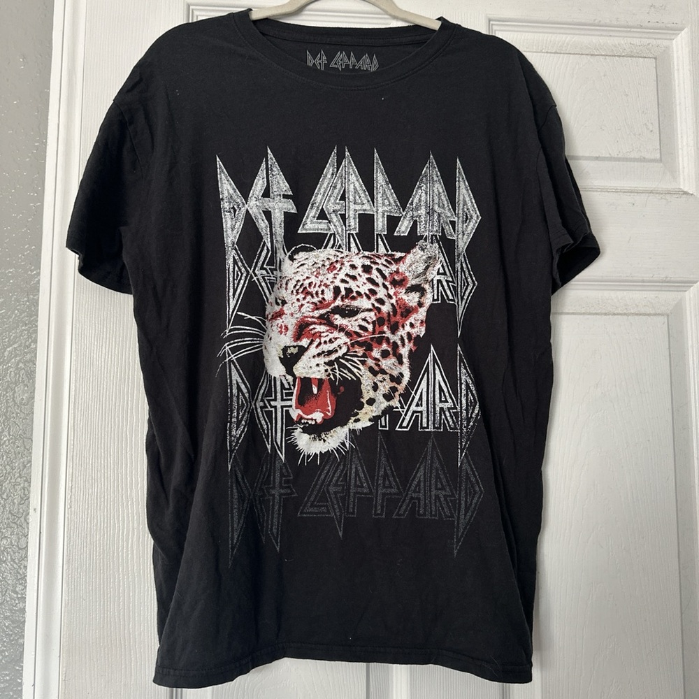 Def Leppard Black Graphic T-Shirt